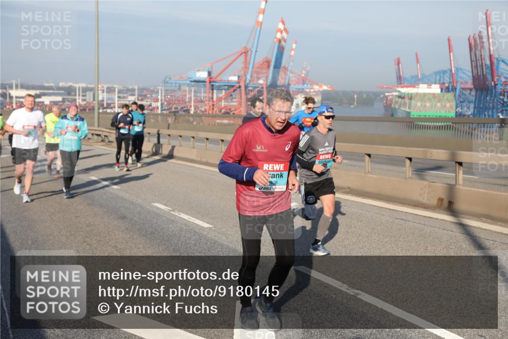 03.10.2025 - Köhlbrandbrückenlauf Yannick Fuchs http://msf.ph/oto/9180145 03.10.2025 08:53:46 Position 2 408 meine-sportfotos.de