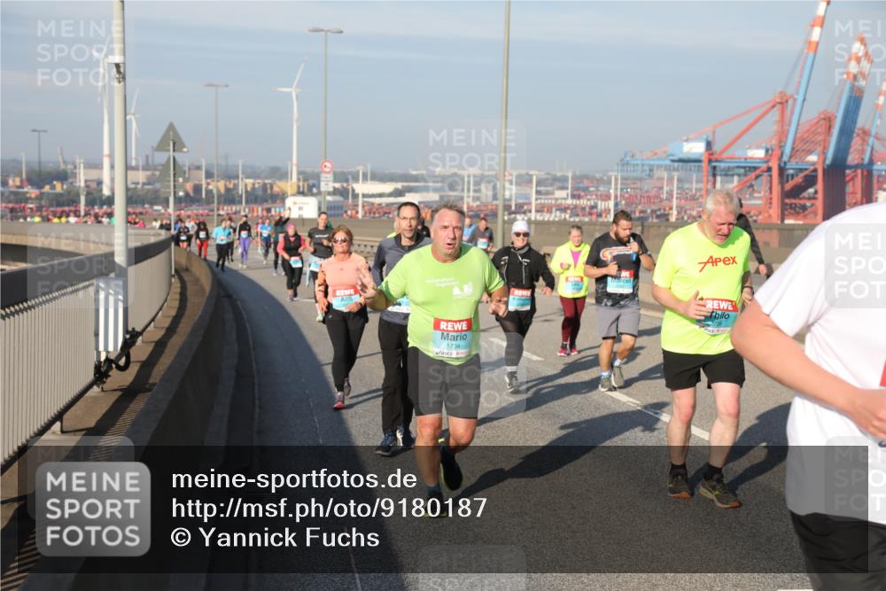 03.10.2025 - Köhlbrandbrückenlauf Yannick Fuchs http://msf.ph/oto/9180187 03.10.2025 08:53:51 Position 2 1734 meine-sportfotos.de