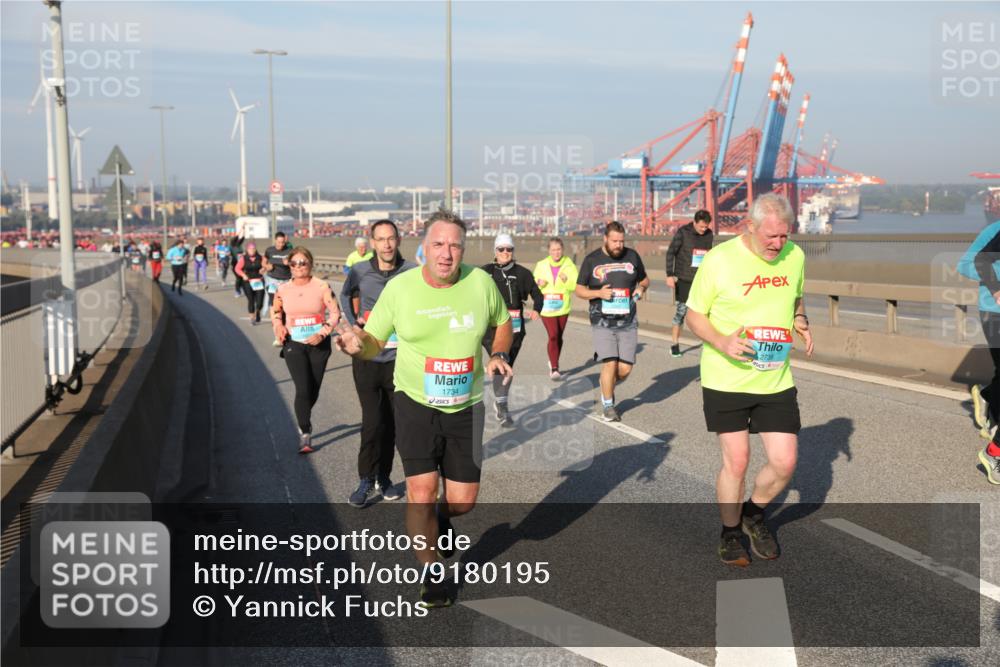 03.10.2025 - Köhlbrandbrückenlauf Yannick Fuchs http://msf.ph/oto/9180195 03.10.2025 08:53:52 Position 2 1734, 2739 meine-sportfotos.de