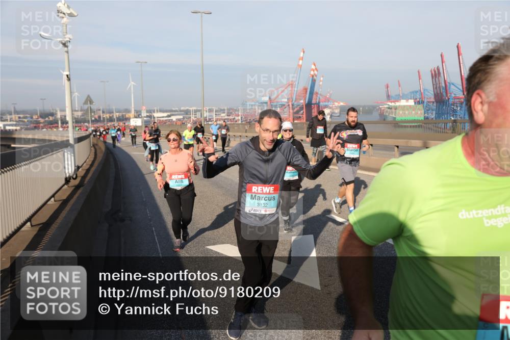 03.10.2025 - Köhlbrandbrückenlauf Yannick Fuchs http://msf.ph/oto/9180209 03.10.2025 08:53:54 Position 2 1683, 3132 meine-sportfotos.de