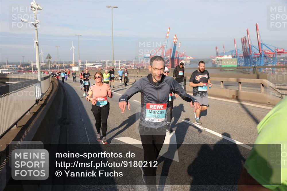 03.10.2025 - Köhlbrandbrückenlauf Yannick Fuchs http://msf.ph/oto/9180212 03.10.2025 08:53:54 Position 2 3132 meine-sportfotos.de