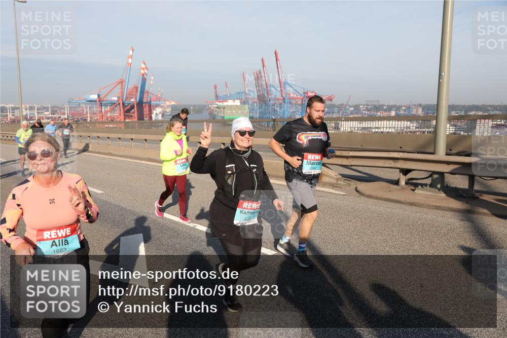 03.10.2025 - Köhlbrandbrückenlauf Yannick Fuchs http://msf.ph/oto/9180223 03.10.2025 08:53:55 Position 2 1683, 278, 2000, 18 meine-sportfotos.de