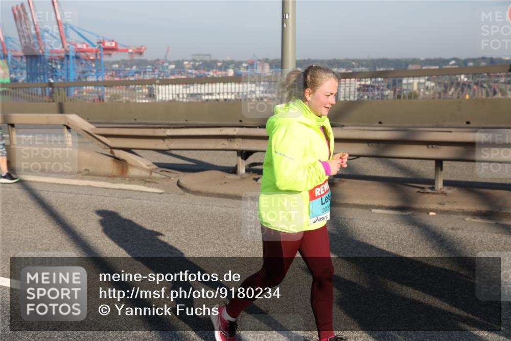 03.10.2025 - Köhlbrandbrückenlauf Yannick Fuchs http://msf.ph/oto/9180234 03.10.2025 08:53:57 Position 2 223 meine-sportfotos.de