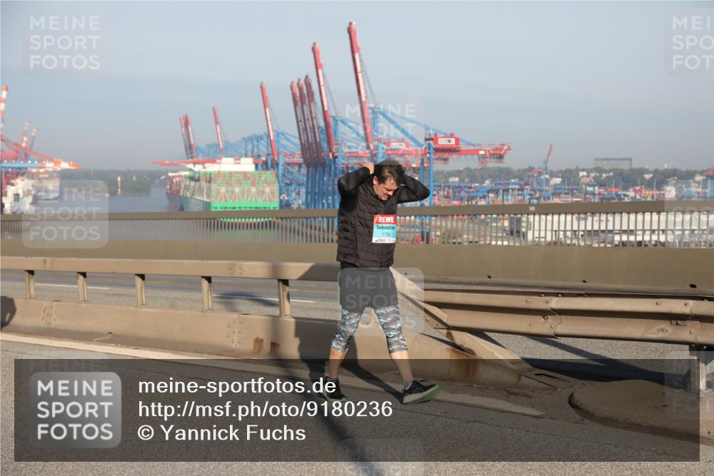 03.10.2025 - Köhlbrandbrückenlauf Yannick Fuchs http://msf.ph/oto/9180236 03.10.2025 08:53:58 Position 2 1759 meine-sportfotos.de