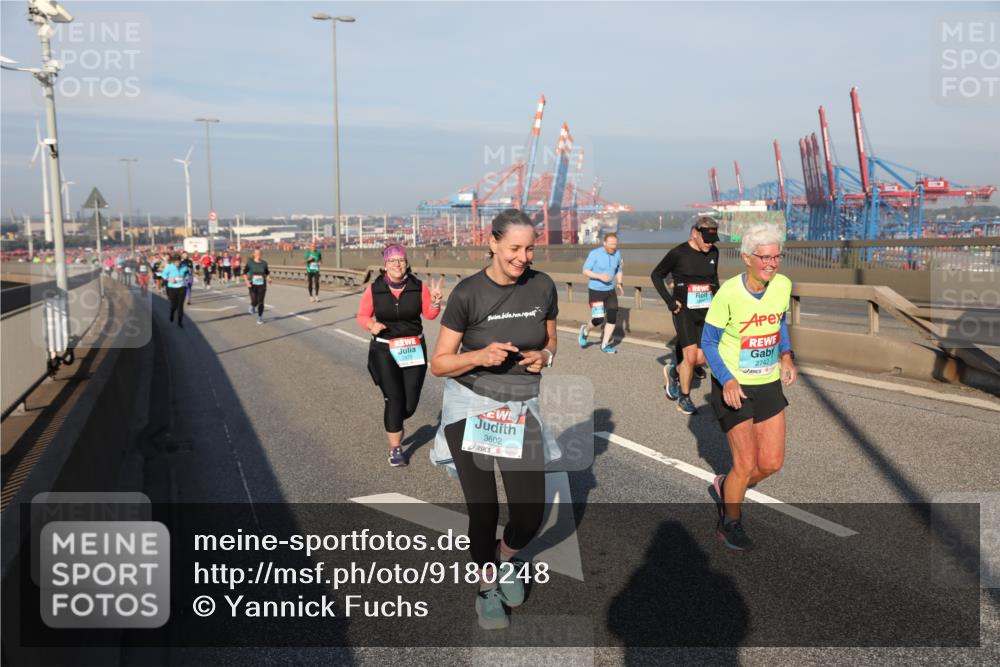 03.10.2025 - Köhlbrandbrückenlauf Yannick Fuchs http://msf.ph/oto/9180248 03.10.2025 08:54:00 Position 2 3602, 2742 meine-sportfotos.de