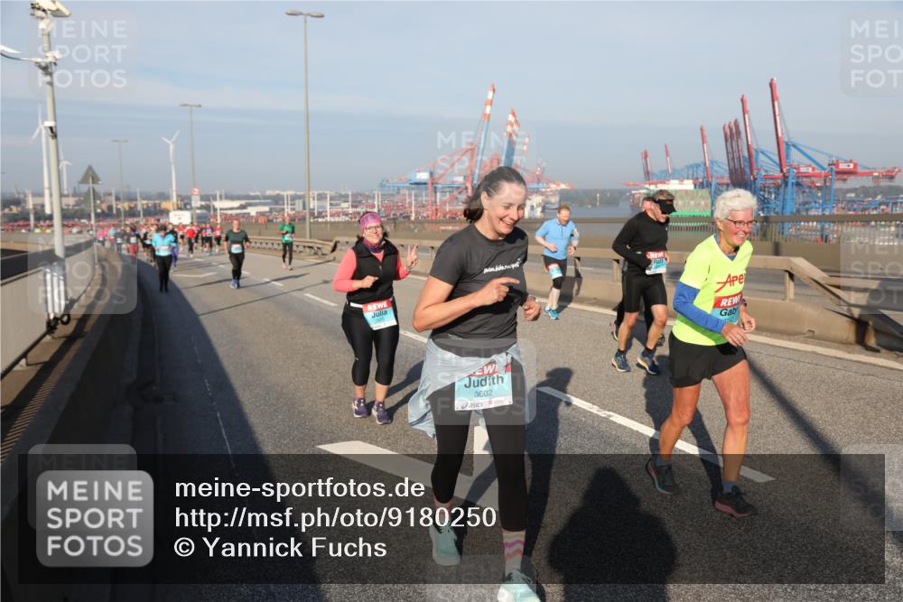 03.10.2025 - Köhlbrandbrückenlauf Yannick Fuchs http://msf.ph/oto/9180250 03.10.2025 08:54:00 Position 2 3602 meine-sportfotos.de