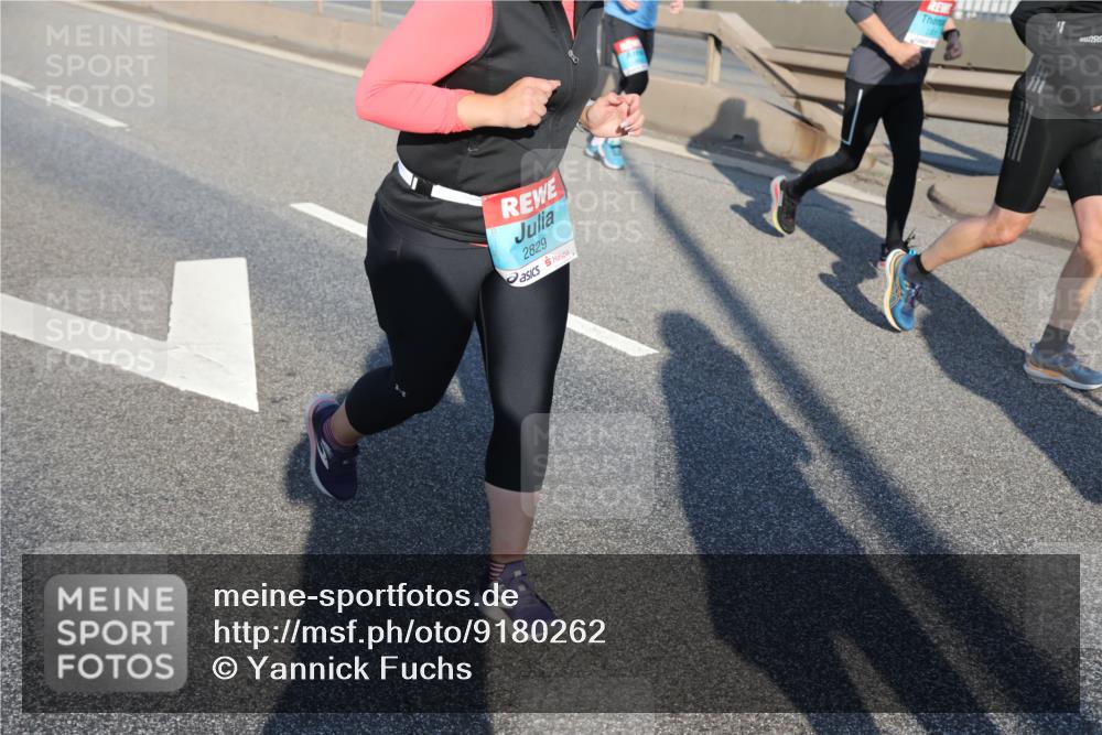 03.10.2025 - Köhlbrandbrückenlauf Yannick Fuchs http://msf.ph/oto/9180262 03.10.2025 08:54:02 Position 2 2829 meine-sportfotos.de