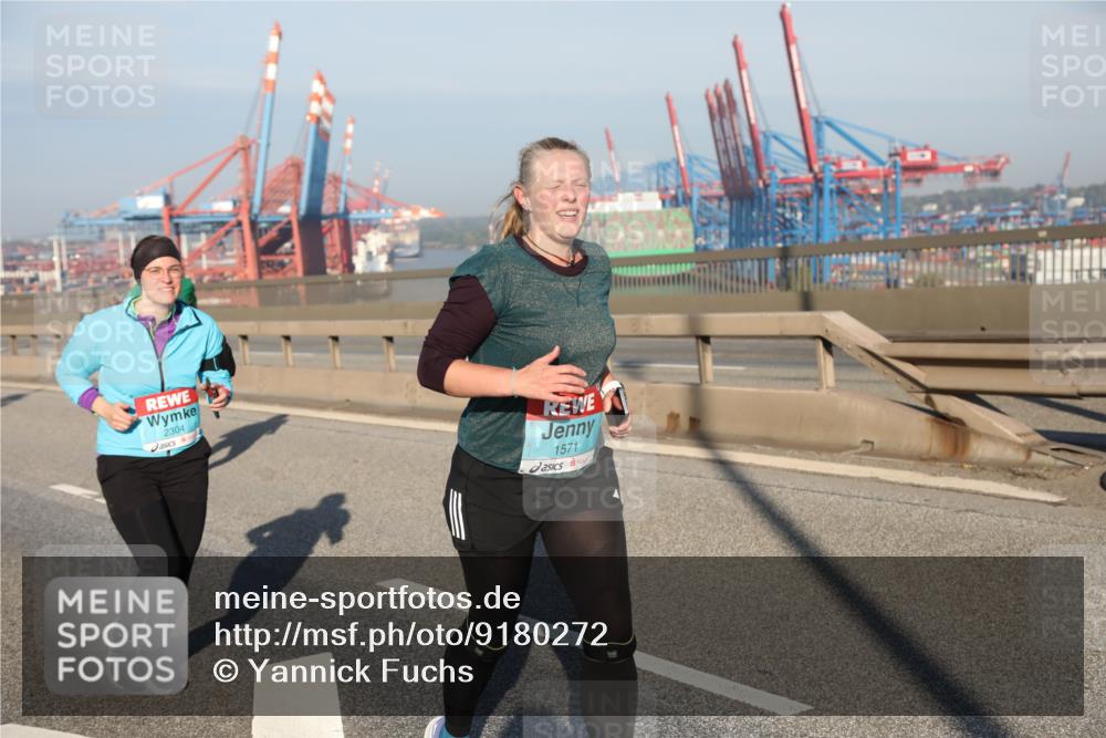 03.10.2025 - Köhlbrandbrückenlauf Yannick Fuchs http://msf.ph/oto/9180272 03.10.2025 08:54:07 Position 2 2304, 1571 meine-sportfotos.de