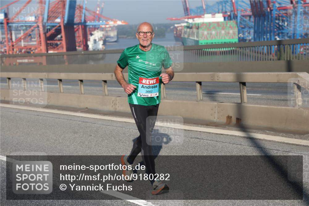 03.10.2025 - Köhlbrandbrückenlauf Yannick Fuchs http://msf.ph/oto/9180282 03.10.2025 08:54:09 Position 2 3662 meine-sportfotos.de