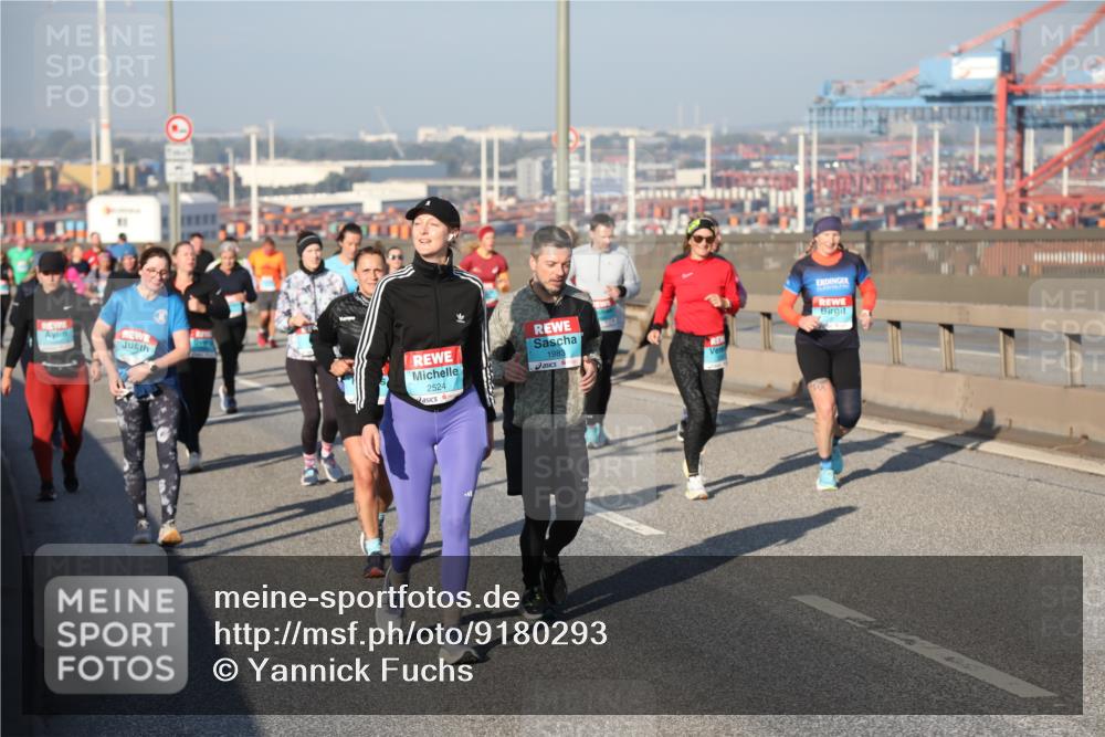 03.10.2025 - Köhlbrandbrückenlauf Yannick Fuchs http://msf.ph/oto/9180293 03.10.2025 08:54:12 Position 2 1983, 2524 meine-sportfotos.de