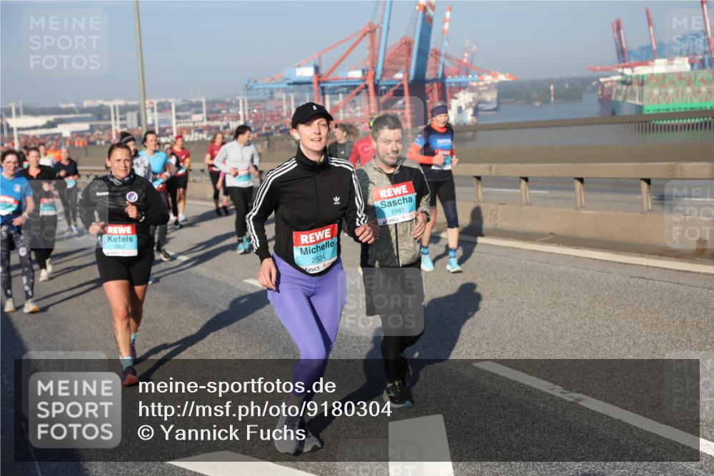 03.10.2025 - Köhlbrandbrückenlauf Yannick Fuchs http://msf.ph/oto/9180304 03.10.2025 08:54:15 Position 2 1937, 2524, 1983 meine-sportfotos.de