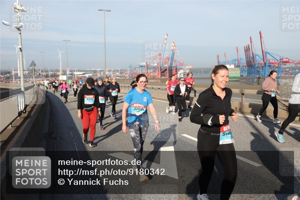 03.10.2025 - Köhlbrandbrückenlauf Yannick Fuchs http://msf.ph/oto/9180342 03.10.2025 08:54:20 Position 2 985, 230 meine-sportfotos.de