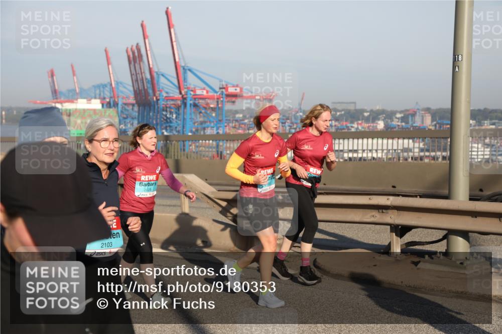03.10.2025 - Köhlbrandbrückenlauf Yannick Fuchs http://msf.ph/oto/9180353 03.10.2025 08:54:23 Position 2 2103, 2028, 2169, 118 meine-sportfotos.de