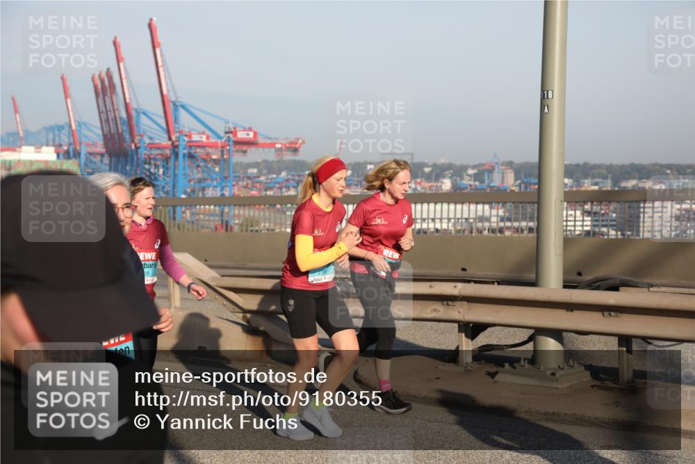 03.10.2025 - Köhlbrandbrückenlauf Yannick Fuchs http://msf.ph/oto/9180355 03.10.2025 08:54:23 Position 2 118 meine-sportfotos.de