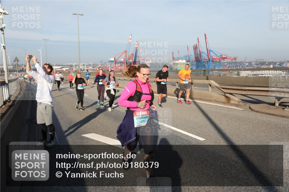 03.10.2025 - Köhlbrandbrückenlauf Yannick Fuchs http://msf.ph/oto/9180379 03.10.2025 08:54:28 Position 2 1509 meine-sportfotos.de