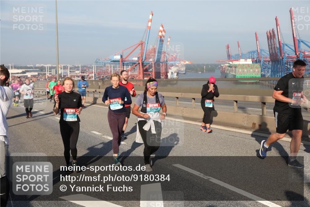 03.10.2025 - Köhlbrandbrückenlauf Yannick Fuchs http://msf.ph/oto/9180384 03.10.2025 08:54:30 Position 2 3306, 3408 meine-sportfotos.de