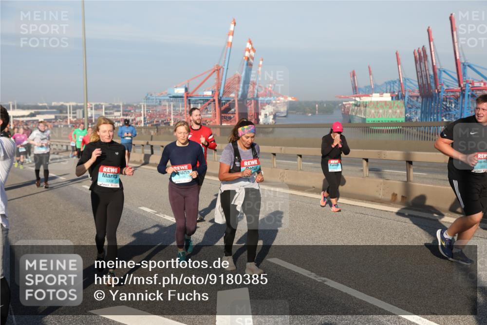 03.10.2025 - Köhlbrandbrückenlauf Yannick Fuchs http://msf.ph/oto/9180385 03.10.2025 08:54:30 Position 2 3306, 3408, 1855 meine-sportfotos.de