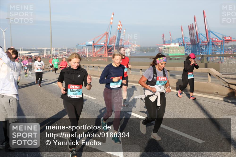 03.10.2025 - Köhlbrandbrückenlauf Yannick Fuchs http://msf.ph/oto/9180394 03.10.2025 08:54:31 Position 2 3306, 3408 meine-sportfotos.de