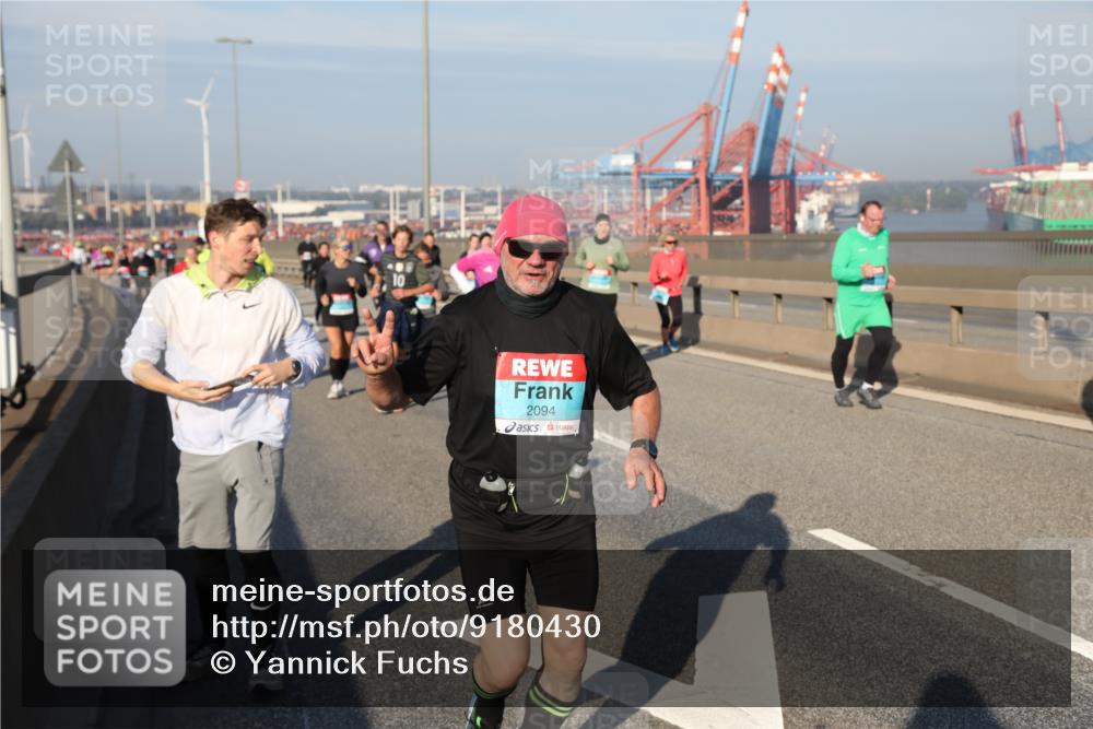 03.10.2025 - Köhlbrandbrückenlauf Yannick Fuchs http://msf.ph/oto/9180430 03.10.2025 08:54:38 Position 2 10, 2094 meine-sportfotos.de