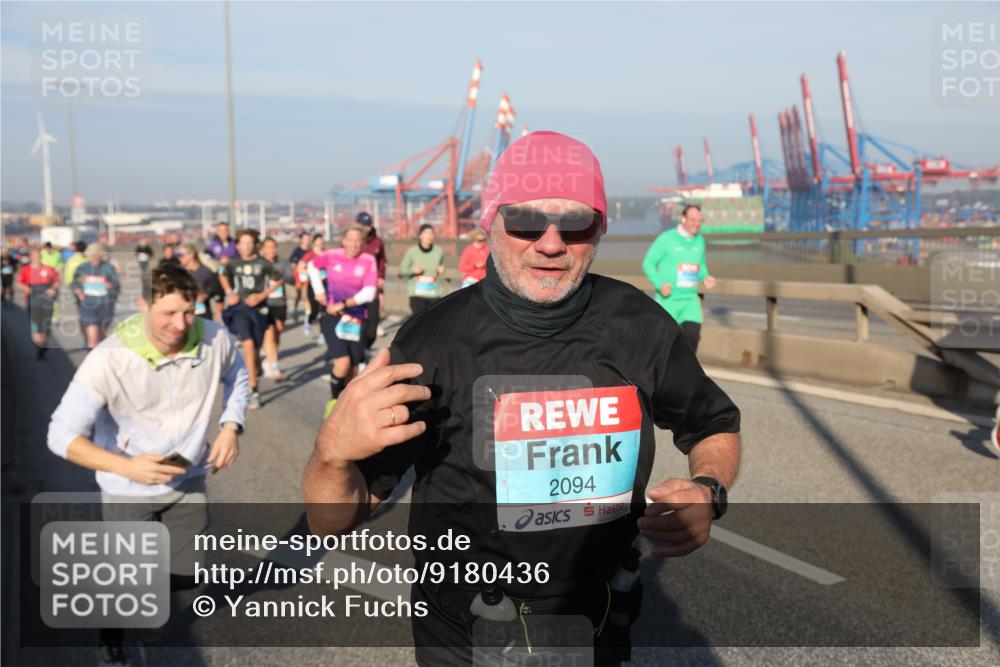 03.10.2025 - Köhlbrandbrückenlauf Yannick Fuchs http://msf.ph/oto/9180436 03.10.2025 08:54:39 Position 2 2094 meine-sportfotos.de