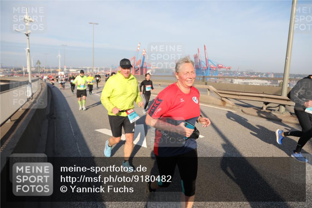 03.10.2025 - Köhlbrandbrückenlauf Yannick Fuchs http://msf.ph/oto/9180482 03.10.2025 08:54:46 Position 2 3631 meine-sportfotos.de