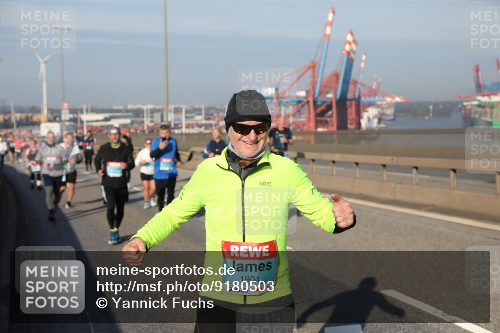03.10.2025 - Köhlbrandbrückenlauf Yannick Fuchs http://msf.ph/oto/9180503 03.10.2025 08:54:49 Position 2 1904 meine-sportfotos.de