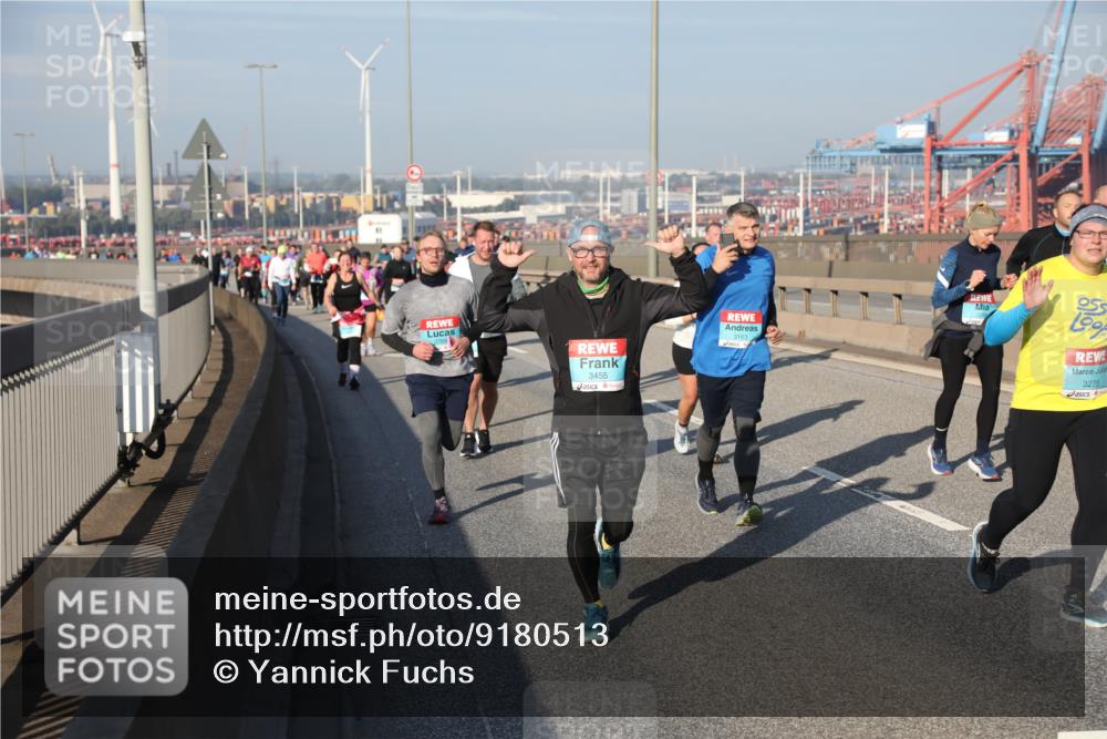 03.10.2025 - Köhlbrandbrückenlauf Yannick Fuchs http://msf.ph/oto/9180513 03.10.2025 08:54:50 Position 2 3455, 3279 meine-sportfotos.de