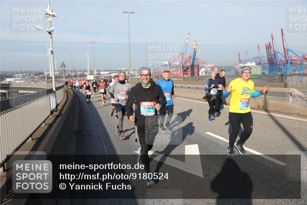 03.10.2025 - Köhlbrandbrückenlauf Yannick Fuchs http://msf.ph/oto/9180524 03.10.2025 08:54:52 Position 2 3455, 3279 meine-sportfotos.de