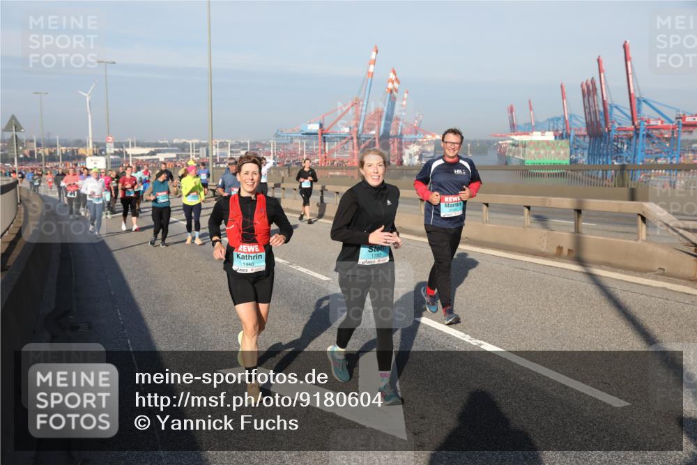 03.10.2025 - Köhlbrandbrückenlauf Yannick Fuchs http://msf.ph/oto/9180604 03.10.2025 08:55:03 Position 2 2511, 1440, 1732 meine-sportfotos.de