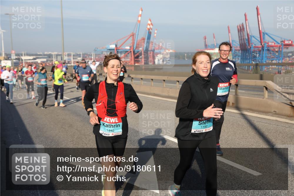03.10.2025 - Köhlbrandbrückenlauf Yannick Fuchs http://msf.ph/oto/9180611 03.10.2025 08:55:03 Position 2 1440, 1732, 3149 meine-sportfotos.de