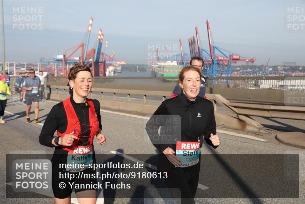 03.10.2025 - Köhlbrandbrückenlauf Yannick Fuchs http://msf.ph/oto/9180613 03.10.2025 08:55:04 Position 2 1440, 1732 meine-sportfotos.de