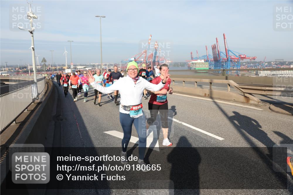 03.10.2025 - Köhlbrandbrückenlauf Yannick Fuchs http://msf.ph/oto/9180665 03.10.2025 08:55:09 Position 2 18 meine-sportfotos.de