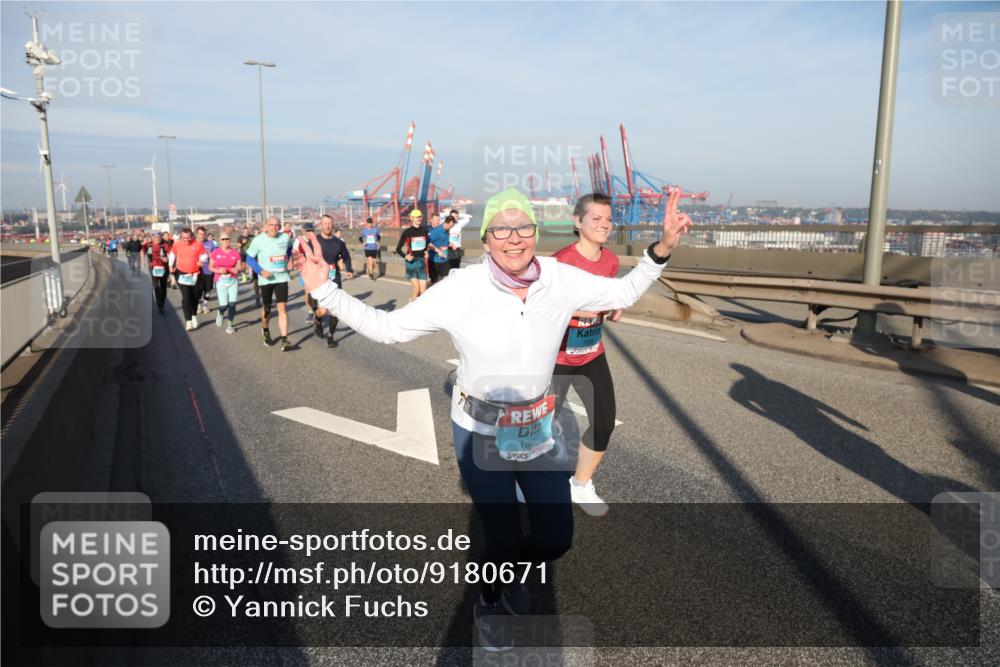 03.10.2025 - Köhlbrandbrückenlauf Yannick Fuchs http://msf.ph/oto/9180671 03.10.2025 08:55:09 Position 2 18 meine-sportfotos.de
