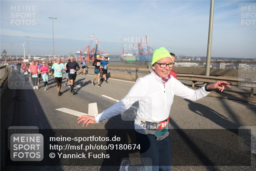 03.10.2025 - Köhlbrandbrückenlauf Yannick Fuchs http://msf.ph/oto/9180674 03.10.2025 08:55:10 Position 2 18 meine-sportfotos.de