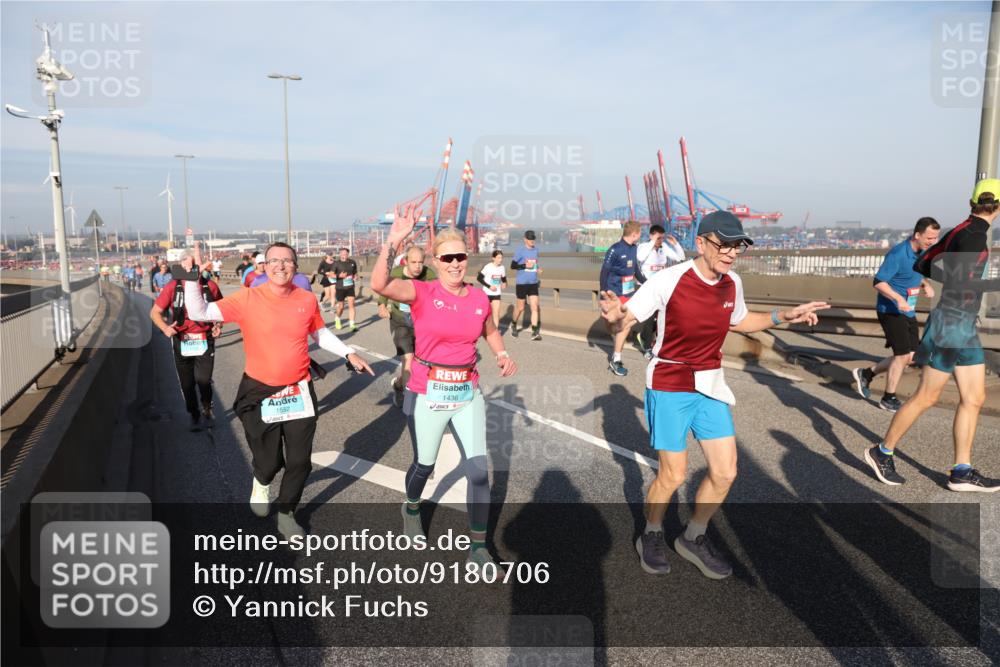 03.10.2025 - Köhlbrandbrückenlauf Yannick Fuchs http://msf.ph/oto/9180706 03.10.2025 08:55:13 Position 2 1552, 1436 meine-sportfotos.de