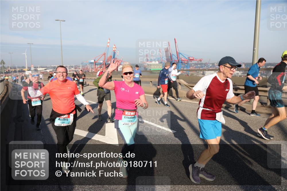 03.10.2025 - Köhlbrandbrückenlauf Yannick Fuchs http://msf.ph/oto/9180711 03.10.2025 08:55:13 Position 2 1552, 1436 meine-sportfotos.de