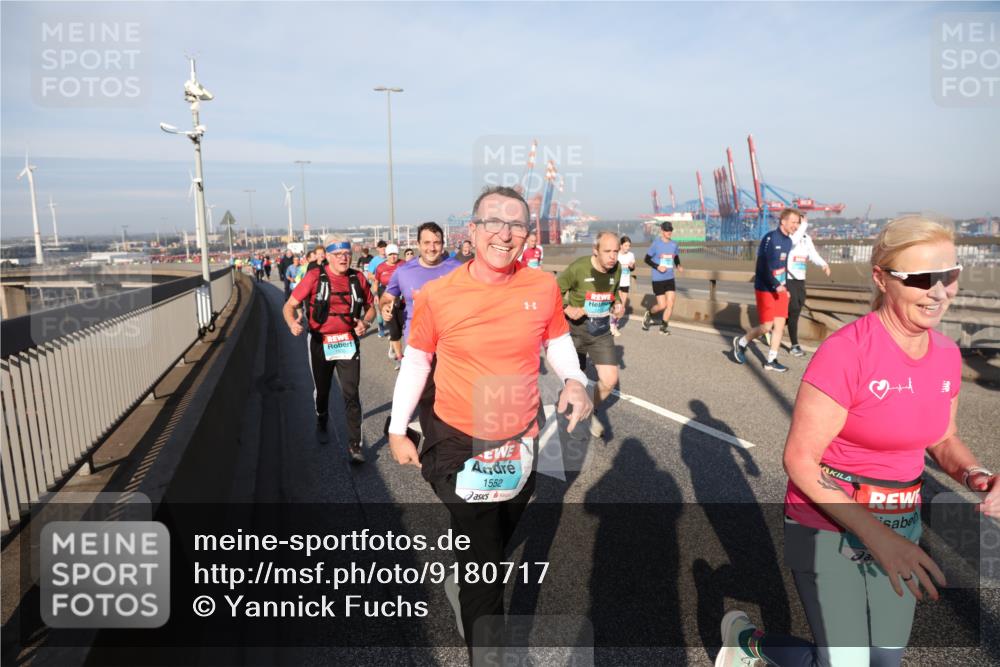 03.10.2025 - Köhlbrandbrückenlauf Yannick Fuchs http://msf.ph/oto/9180717 03.10.2025 08:55:14 Position 2 1552 meine-sportfotos.de