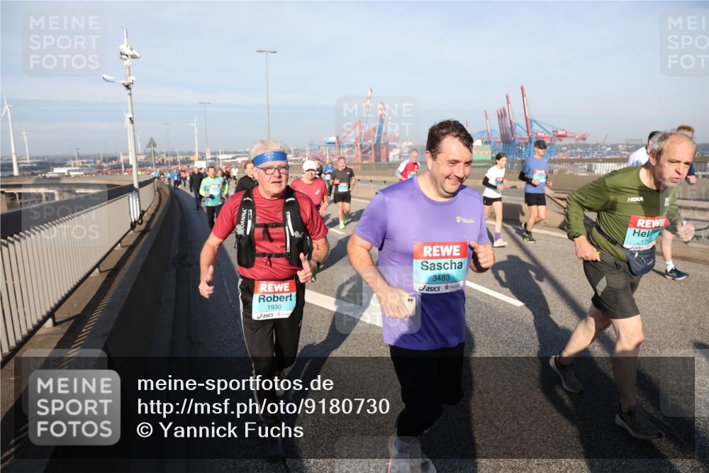 03.10.2025 - Köhlbrandbrückenlauf Yannick Fuchs http://msf.ph/oto/9180730 03.10.2025 08:55:15 Position 2 1930, 3483, 1713 meine-sportfotos.de