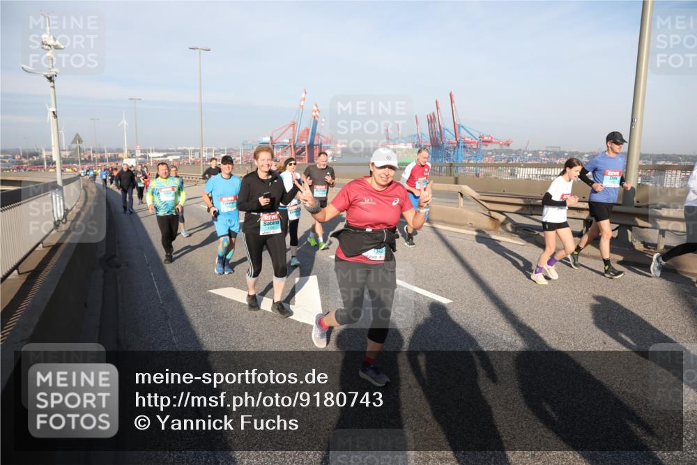 03.10.2025 - Köhlbrandbrückenlauf Yannick Fuchs http://msf.ph/oto/9180743 03.10.2025 08:55:16 Position 2 1342 meine-sportfotos.de