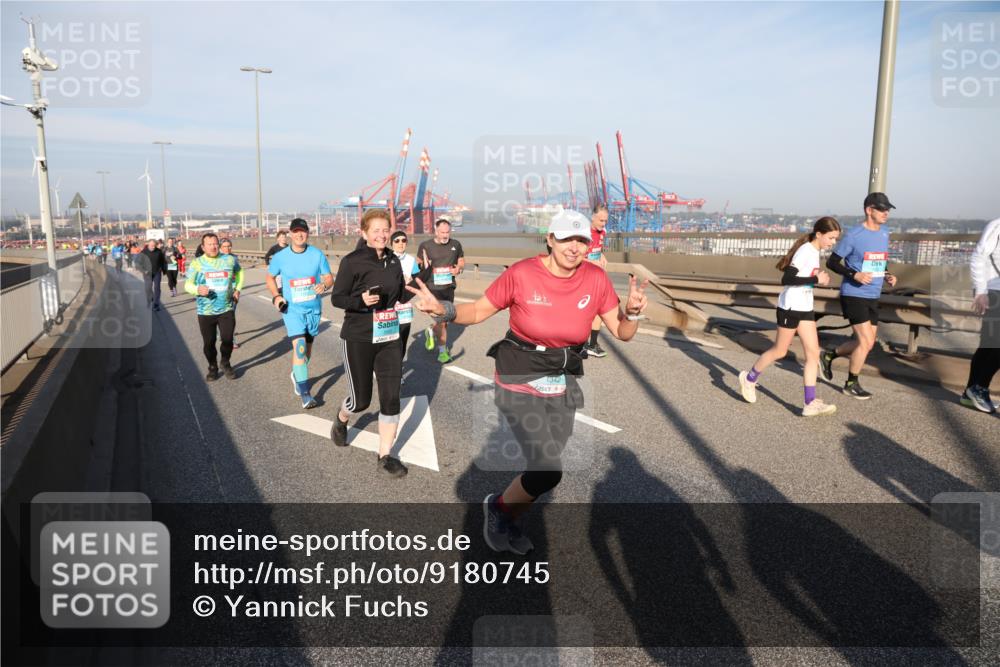 03.10.2025 - Köhlbrandbrückenlauf Yannick Fuchs http://msf.ph/oto/9180745 03.10.2025 08:55:16 Position 2 1342 meine-sportfotos.de