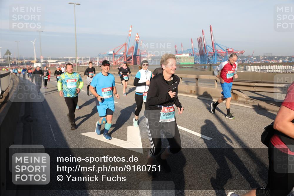 03.10.2025 - Köhlbrandbrückenlauf Yannick Fuchs http://msf.ph/oto/9180751 03.10.2025 08:55:17 Position 2 1950 meine-sportfotos.de