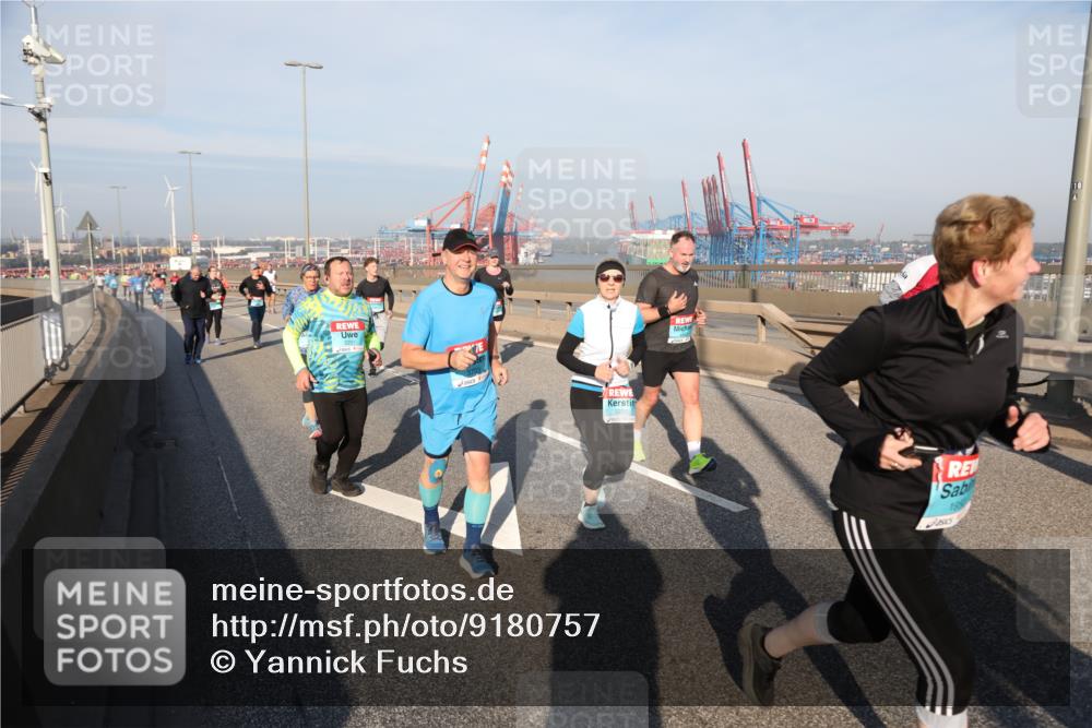 03.10.2025 - Köhlbrandbrückenlauf Yannick Fuchs http://msf.ph/oto/9180757 03.10.2025 08:55:17 Position 2 2251, 196 meine-sportfotos.de