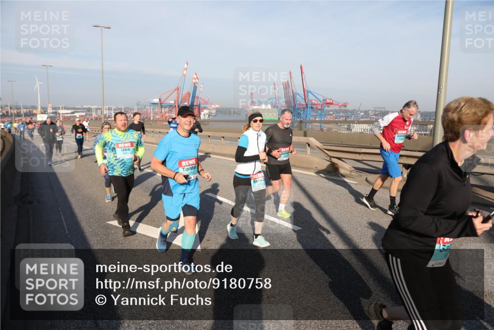 03.10.2025 - Köhlbrandbrückenlauf Yannick Fuchs http://msf.ph/oto/9180758 03.10.2025 08:55:18 Position 2 118 meine-sportfotos.de