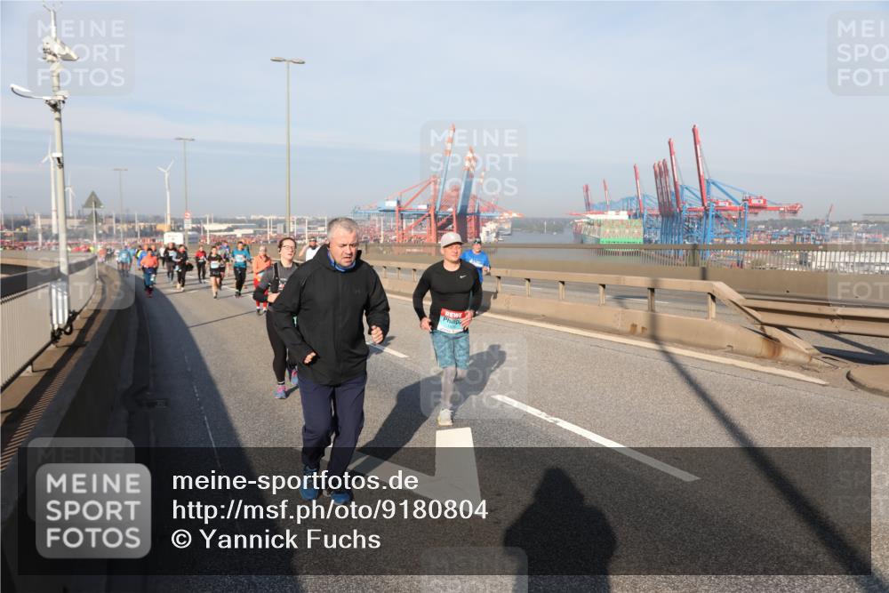 03.10.2025 - Köhlbrandbrückenlauf Yannick Fuchs http://msf.ph/oto/9180804 03.10.2025 08:55:22 Position 2  meine-sportfotos.de