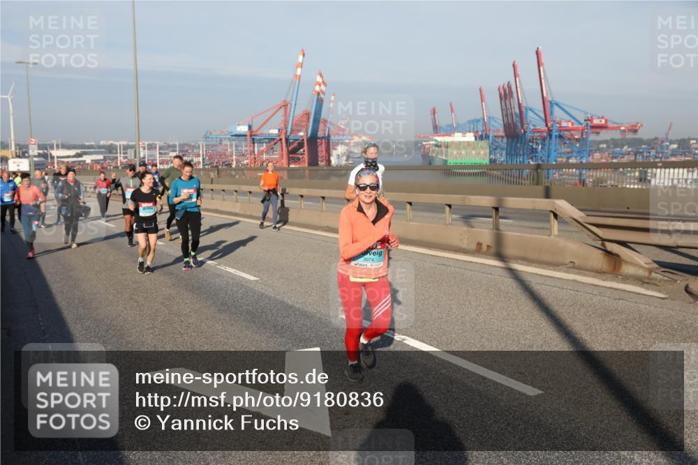 03.10.2025 - Köhlbrandbrückenlauf Yannick Fuchs http://msf.ph/oto/9180836 03.10.2025 08:55:27 Position 2 3074 meine-sportfotos.de