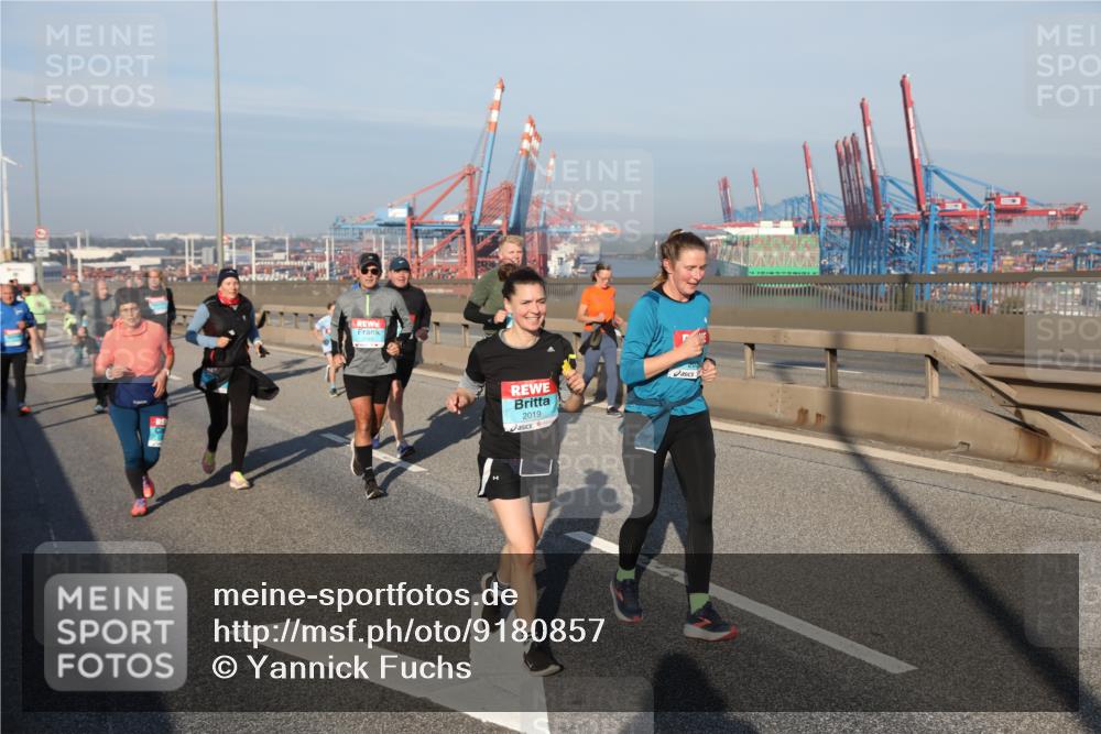 03.10.2025 - Köhlbrandbrückenlauf Yannick Fuchs http://msf.ph/oto/9180857 03.10.2025 08:55:30 Position 2 2019 meine-sportfotos.de