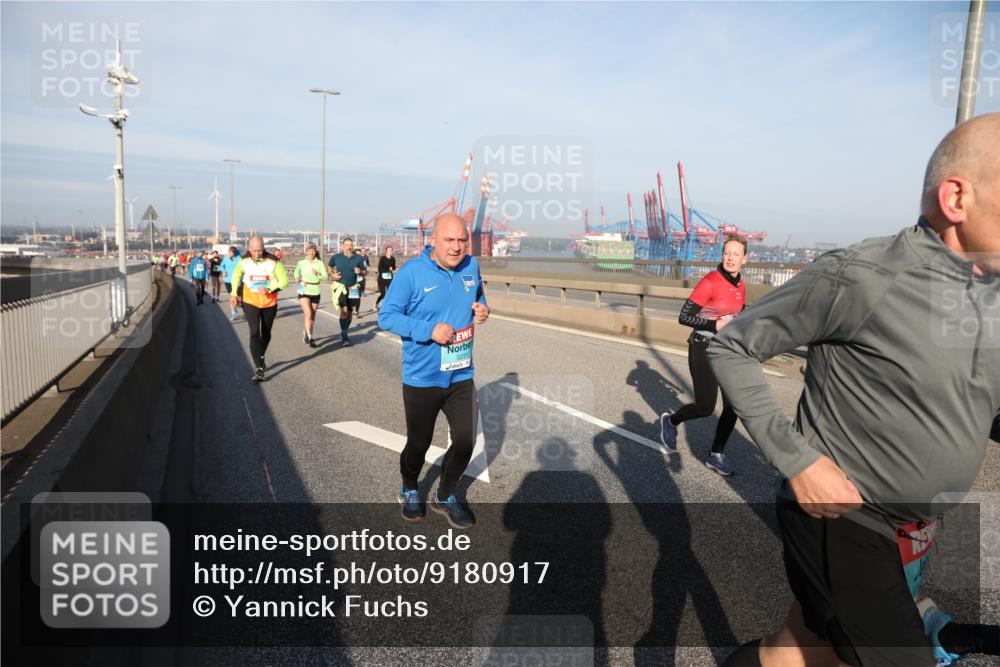 03.10.2025 - Köhlbrandbrückenlauf Yannick Fuchs http://msf.ph/oto/9180917 03.10.2025 08:55:37 Position 2 3231 meine-sportfotos.de