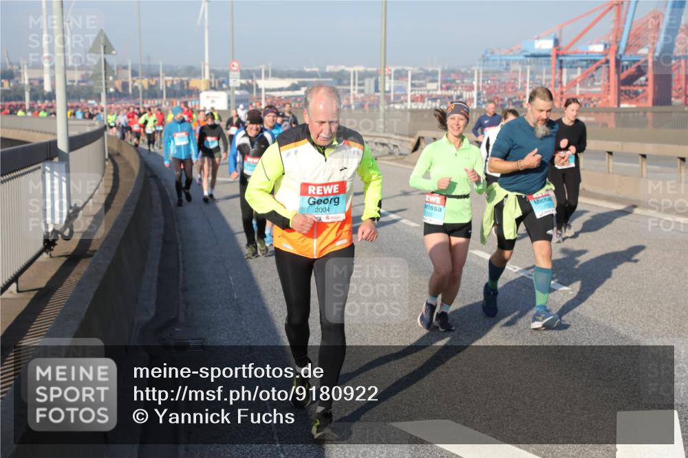 03.10.2025 - Köhlbrandbrückenlauf Yannick Fuchs http://msf.ph/oto/9180922 03.10.2025 08:55:39 Position 2 2004, 1726, 1727 meine-sportfotos.de