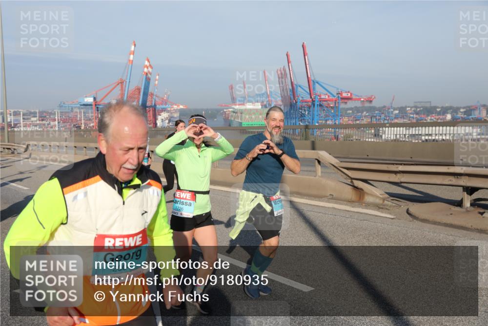 03.10.2025 - Köhlbrandbrückenlauf Yannick Fuchs http://msf.ph/oto/9180935 03.10.2025 08:55:40 Position 2 2004, 1726 meine-sportfotos.de