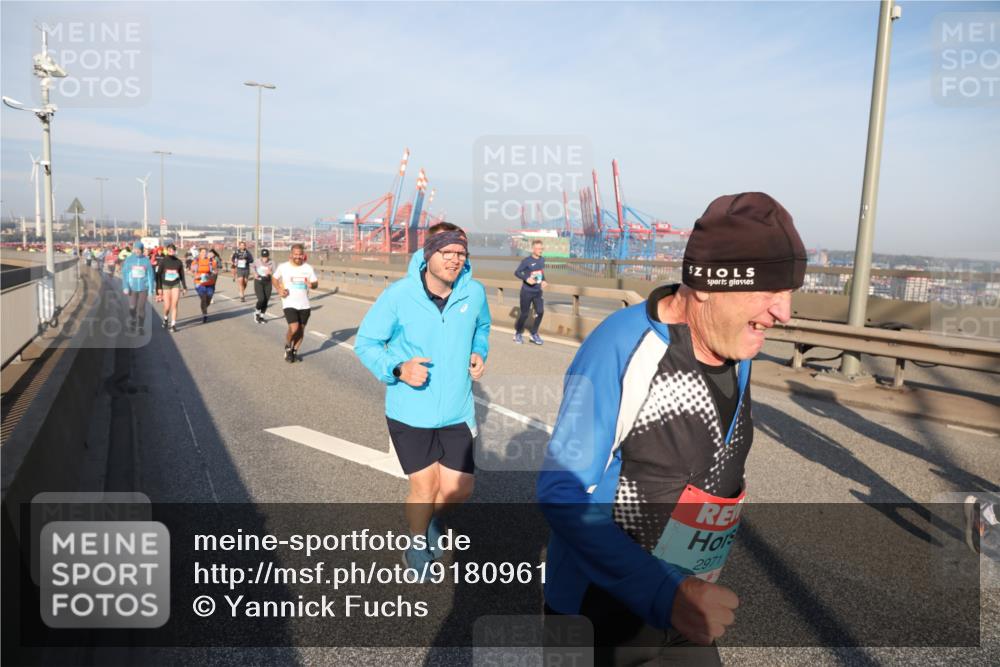 03.10.2025 - Köhlbrandbrückenlauf Yannick Fuchs http://msf.ph/oto/9180961 03.10.2025 08:55:44 Position 2 2971 meine-sportfotos.de